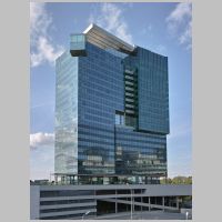 Saturn Tower, Vienna, photo Robert F. Tobler, Wikipedia.png